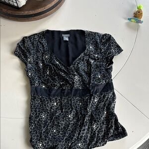 🌺Ann Taylor Sequin Wrap Blouse in Black and White